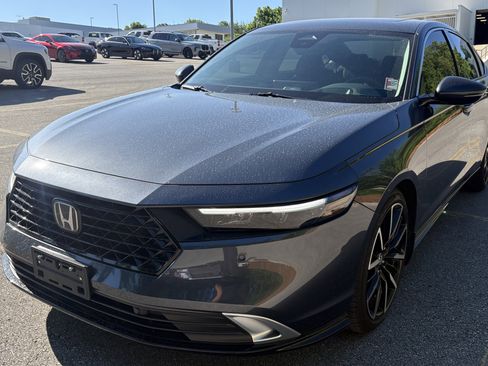 Used 2024 Honda Accord Touring image 5