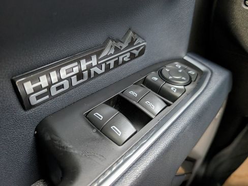 Used 2022 Chevrolet Silverado 1500 High Country w/ High Country Premium Package image 43