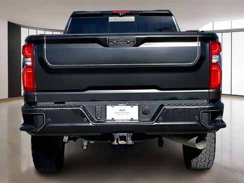 Used 2023 Chevrolet Silverado 3500 High Country w/ Z71 Off-Road Package image 4
