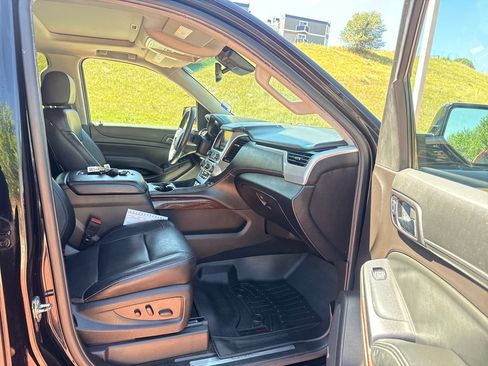 Used 2016 GMC Yukon XL SLT w/ Open Road Package AWD/4WD image 31