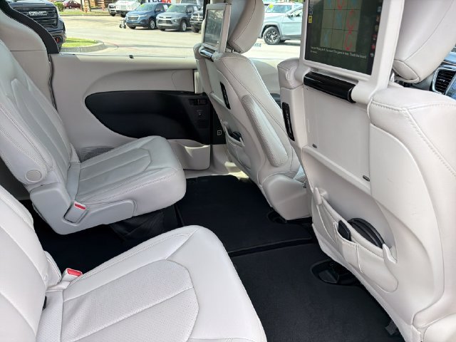 Used 2018 Chrysler Pacifica Touring-L Plus FWD image 26