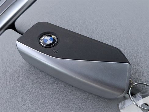 New 2026 BMW X5 xDrive50e w/ M Sport Package image 34