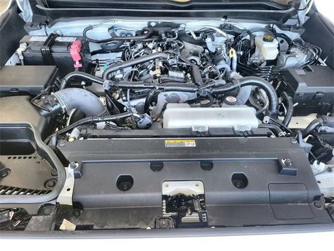 Certified 2025 Toyota Tacoma TRD Off-Road image 25