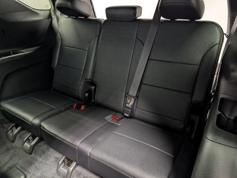 Used 2025 Chevrolet Traverse High Country w/ LPO, Floor Liner Package AWD/4WD image 15