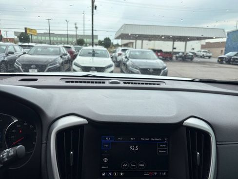 Used 2024 GMC Terrain SLE FWD image 17