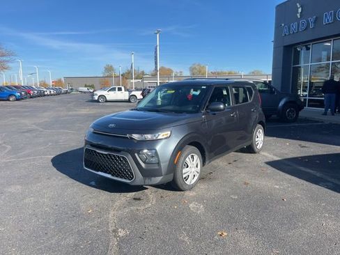 Used 2020 Kia Soul LX image 2