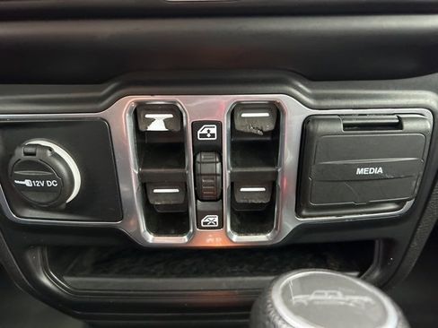 Used 2022 Jeep Gladiator Sport image 26