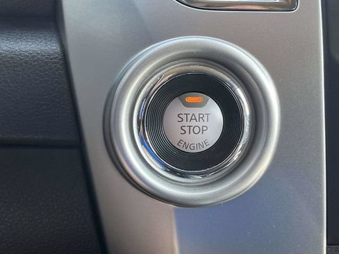 Used 2019 Nissan Titan SL RWD image 33