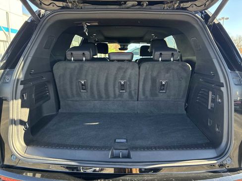 Used 2024 Chevrolet Traverse RS image 27