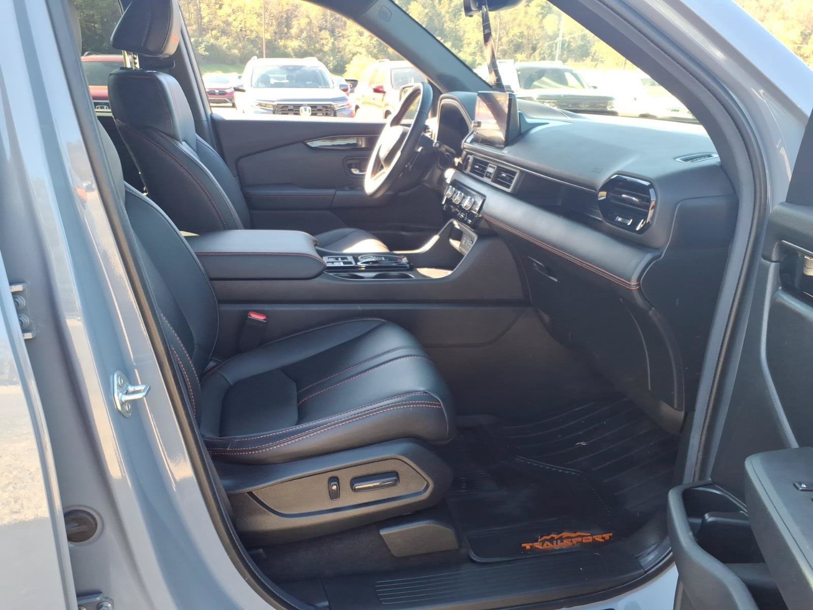 Certified 2025 Honda Pilot TrailSport image 20
