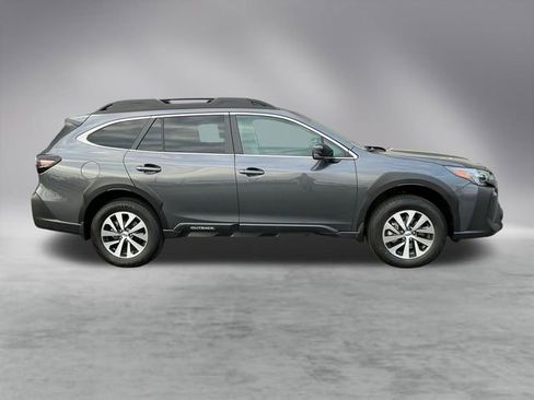 Used 2025 Subaru Outback Premium w/ Popular Package #1A image 3