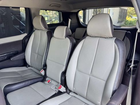 Used 2017 Kia Sedona SX Limited FWD image 35