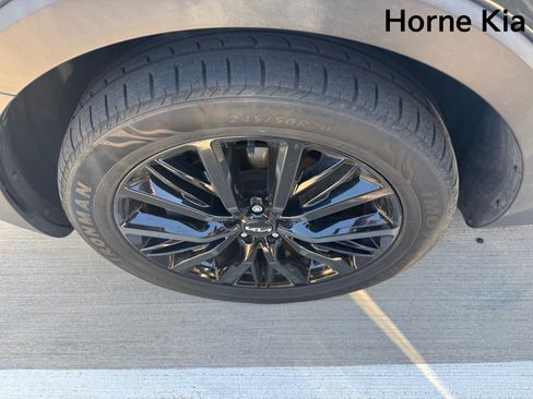 Certified 2022 Kia Telluride SX w/ Towing Package FWD image 8
