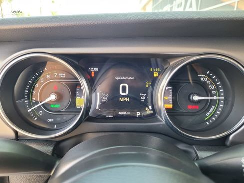 Used 2023 Jeep Wrangler Unlimited AWD/4WD image 31