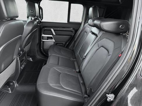 Used 2024 Land Rover Defender 110 X-Dynamic SE image 19