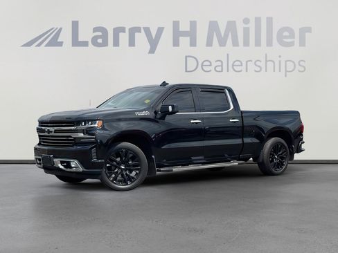 Used 2019 Chevrolet Silverado 1500 High Country w/ Technology Package AWD/4WD image 2