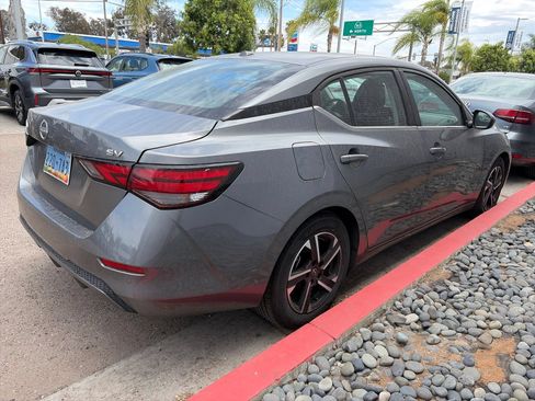 Used 2024 Nissan Sentra SV FWD image 3