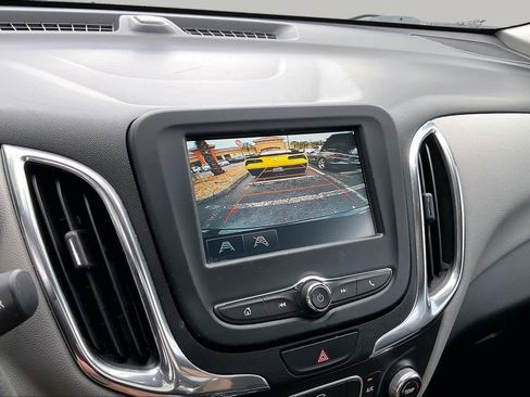 Used 2018 Chevrolet Equinox LS FWD image 21