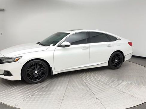 Used 2021 Honda Accord Touring image 6