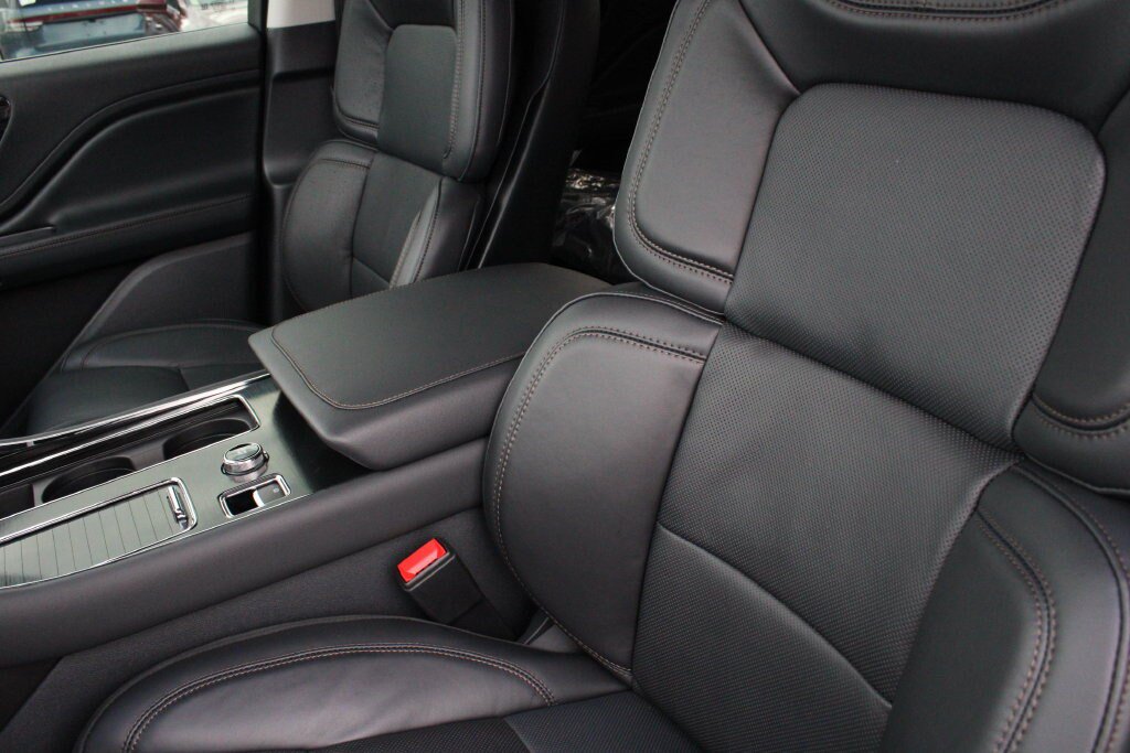 New 2027 Lincoln Aviator Reserve AWD/4WD image 6