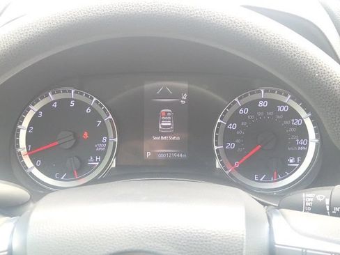 Used 2021 Toyota Highlander L FWD image 41