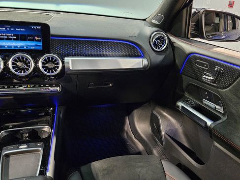 Used 2024 Mercedes-Benz GLB 250 image 11