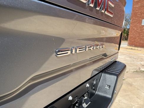 Used 2025 GMC Sierra 2500 AT4 w/ AT4 Premium Plus Package AWD/4WD image 14