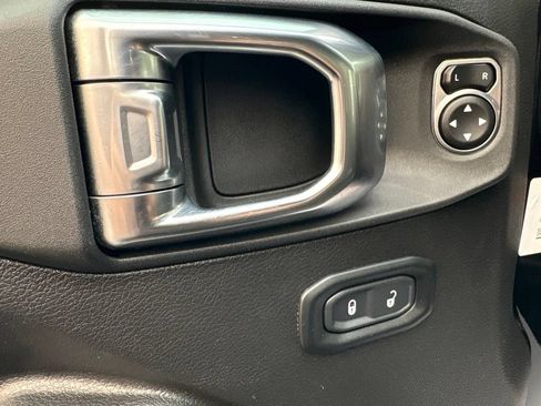 Used 2024 Jeep Wrangler Sport AWD/4WD image 16