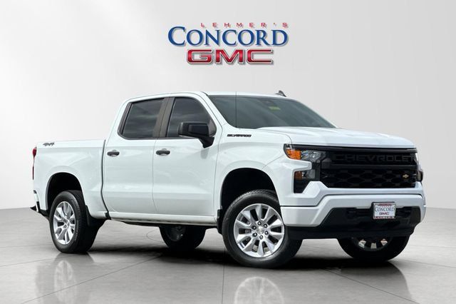 Used 2022 Chevrolet Silverado 1500 Custom AWD/4WD image 2