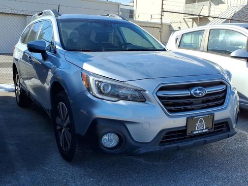 Used 2018 Subaru Outback 2.5i Limited image 1