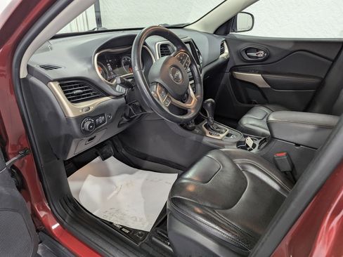 Used 2017 Jeep Cherokee Limited w/ Luxury Group image 13