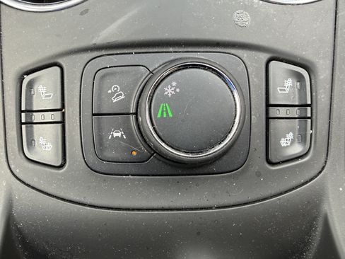 Used 2022 GMC Terrain SLT w/ Elevation Edition FWD image 15