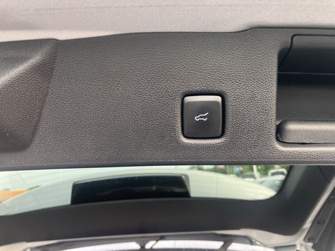 Used 2021 Ford Escape Titanium w/ Titanium Elite Package AWD/4WD image 13