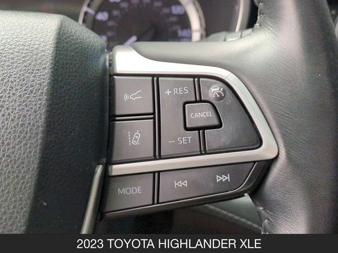 Used 2023 Toyota Highlander XLE FWD image 19