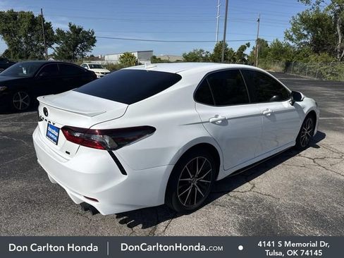 Used 2023 Toyota Camry SE FWD image 4