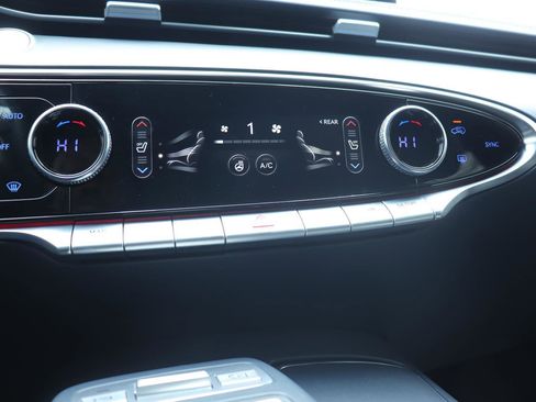 Used 2023 Genesis GV70 2.5T w/ Sport Prestige Package image 37