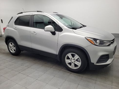 Used 2021 Chevrolet Trax LT FWD image 11