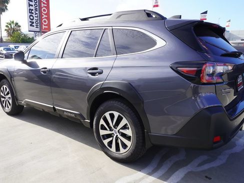 Used 2025 Subaru Outback Premium AWD/4WD image 6