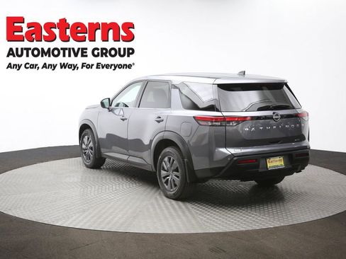 Used 2024 Nissan Pathfinder S image 64