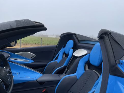 Used 2022 Chevrolet Corvette Stingray Premium Conv w/ Z51 Performance Package image 11