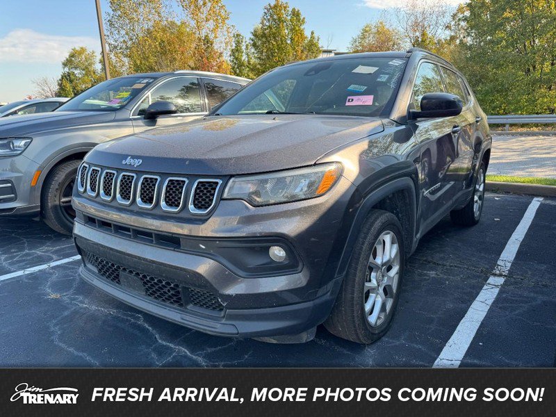 Used 2023 Jeep Compass Latitude AWD/4WD image 1