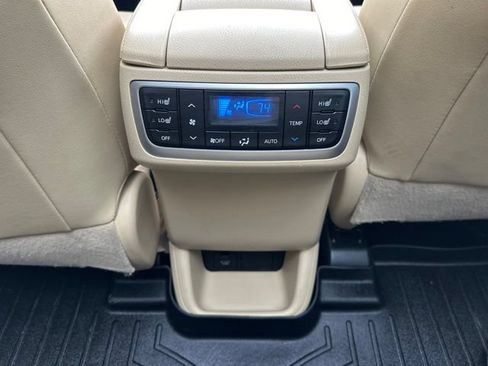 Used 2017 Toyota Highlander Limited Platinum AWD/4WD image 26