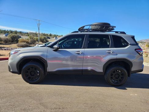 Used 2025 Subaru Forester Premium w/ Convenience Package #2 image 7