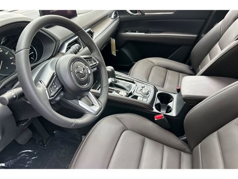 New 2025 MAZDA CX-5 Signature image 9