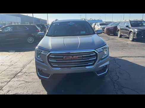 Used 2023 GMC Terrain SLT w/ Tech Package image 3