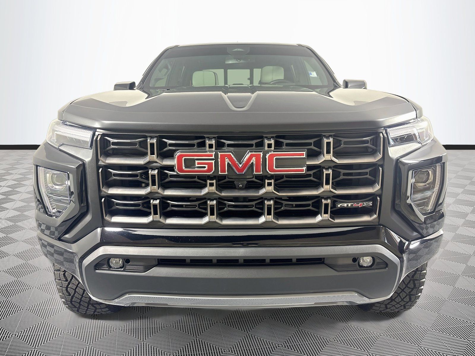 Used 2025 GMC Canyon AT4 w/ AT4X Package AWD/4WD image 2