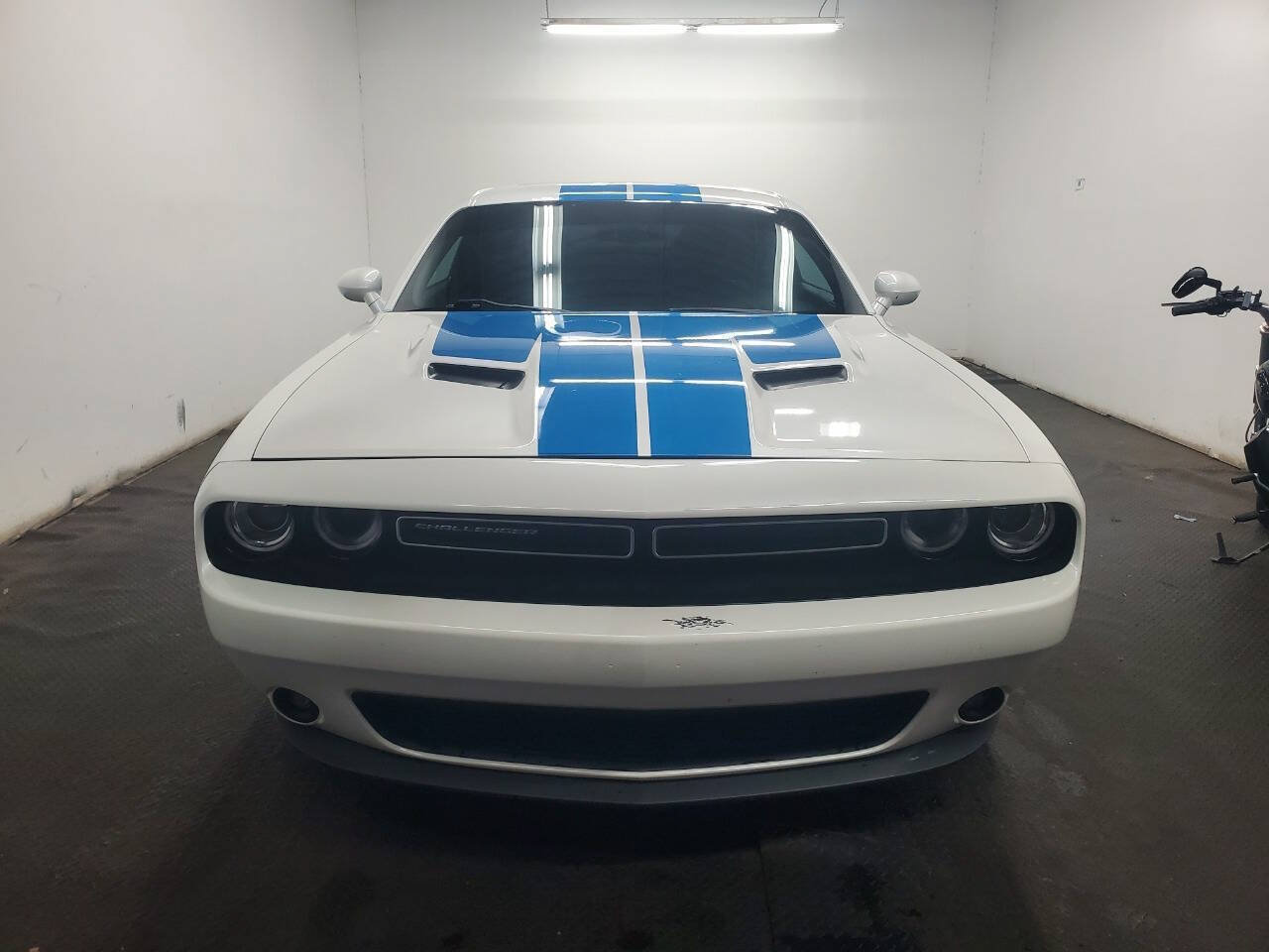 Used 2015 Dodge Challenger SXT Plus w/ Driver Convenience Group RWD image 2