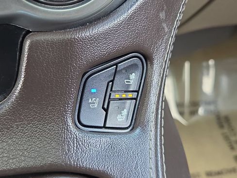 Used 2016 Chevrolet Suburban LTZ RWD image 52
