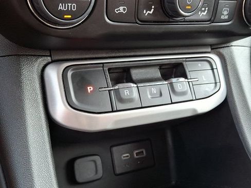 Used 2023 GMC Acadia SLE FWD image 18