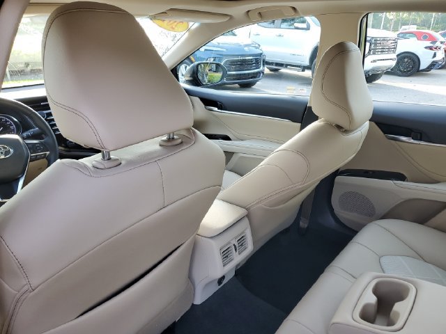 Used 2018 Toyota Camry XLE FWD image 15